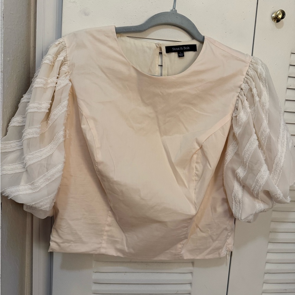 Strut and bolt boutique top size large